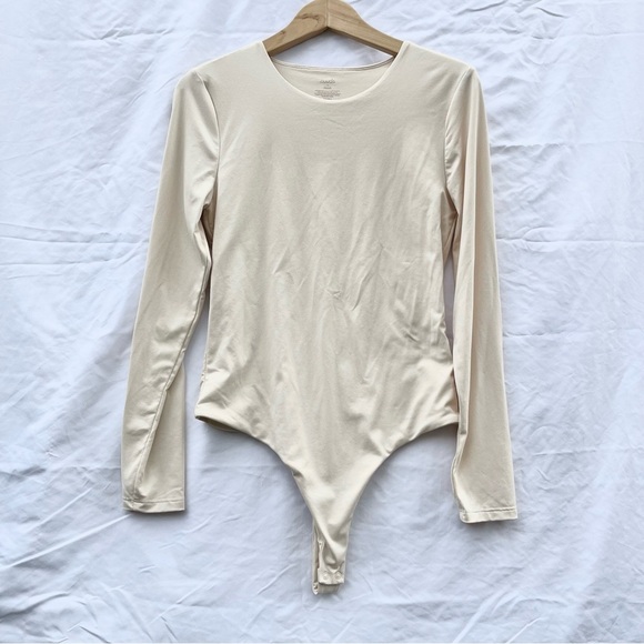 NUUDS | LARGE LONG SLEEVE CREWNECK BODYSUIT IN STONE - Picture 3 of 6
